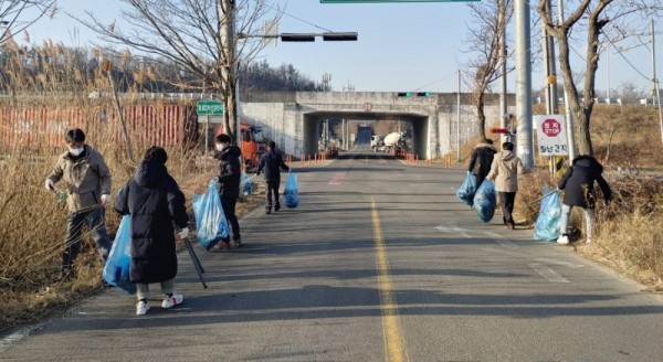 성산면 그린창녕가꾸리 환경정화 활동의 날 운영 (1).jpg